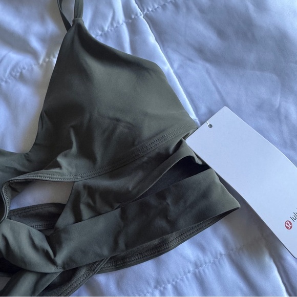 🆕💚 Lululemon Still Now Bra - Army Green - Picture 7 of 9